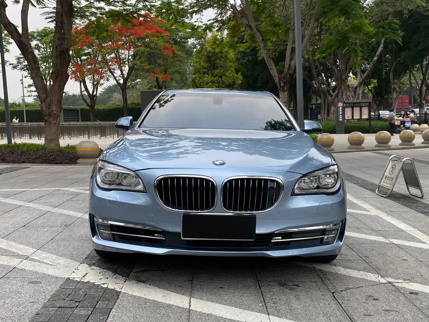 BMW 7 Series 2013 740Li Hybrid Edition фото 2