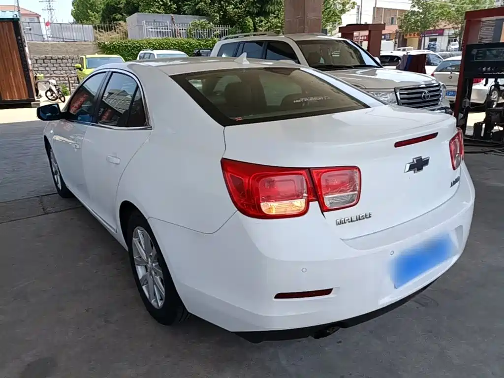 Chevrolet Malibu 2014 2.0L Automatic Luxury фото 5