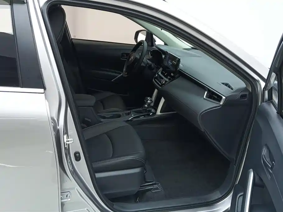 Toyota Corolla Cross 2023 Hybrid 2.0L Pioneer Edition фото 8