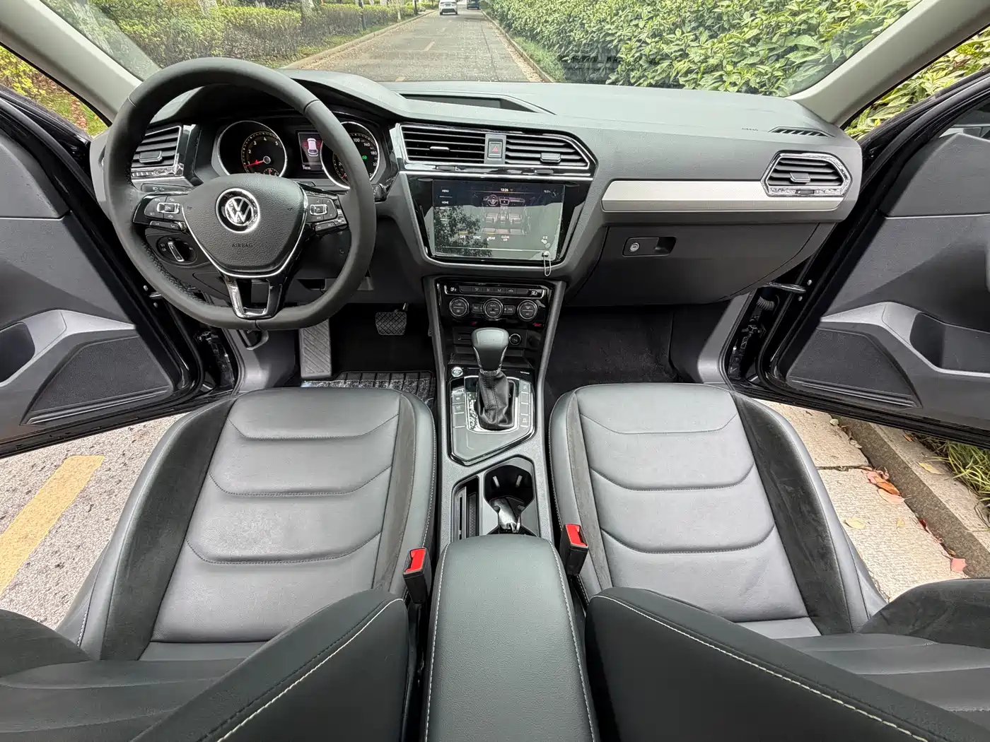 Volkswagen Tiguan L 2021 330TSI Automatic 2WD Smart фото 5