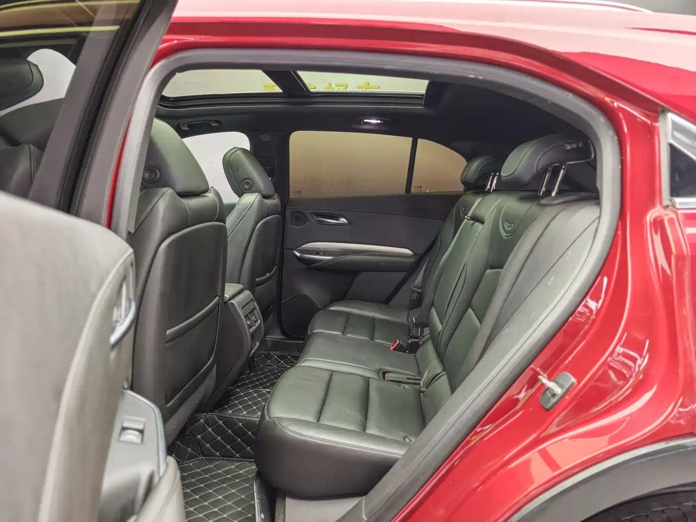 Cadillac XT4 2020 28T AWD Platinum Edition фото 5