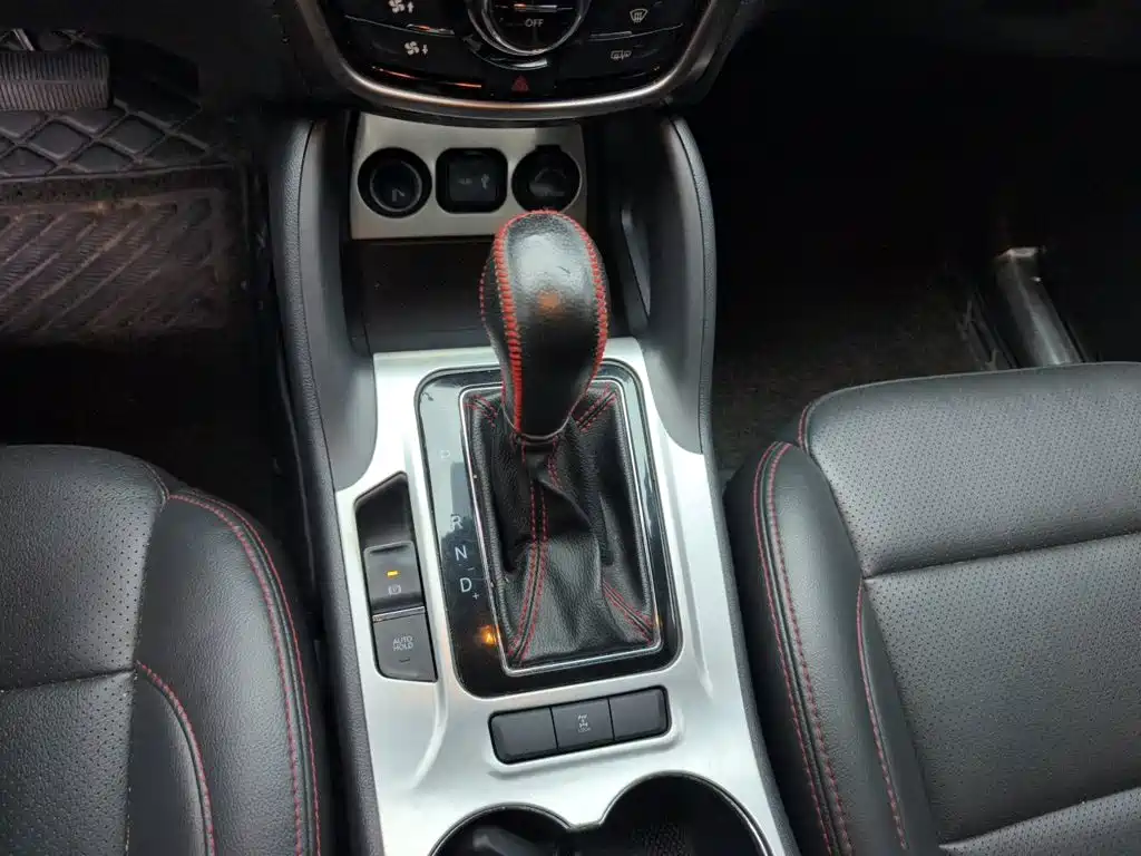 Photo 10 - Changan CS75
