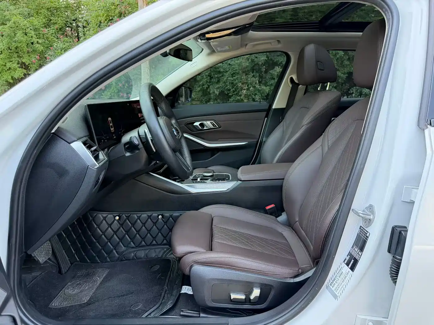 BMW 3 Series 2023 325Li M Sport Black Night Package фото 4