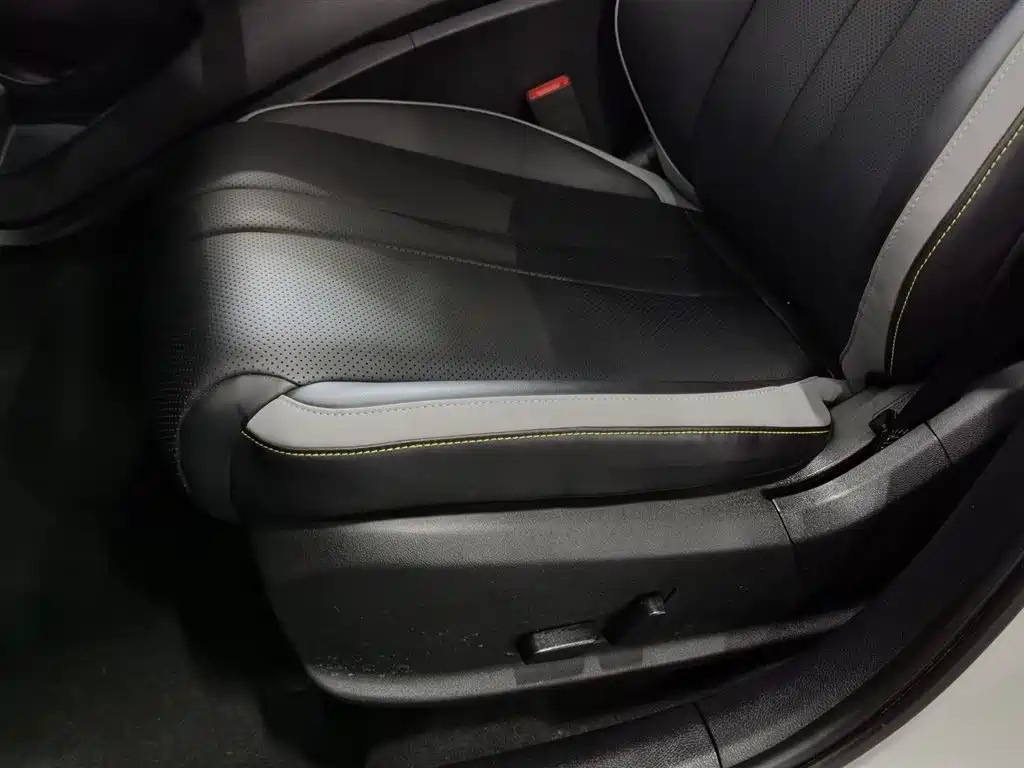 BYD Seal 05 DM-i 2025 DM-i Smart Drive Edition 115KM Honor фото 20
