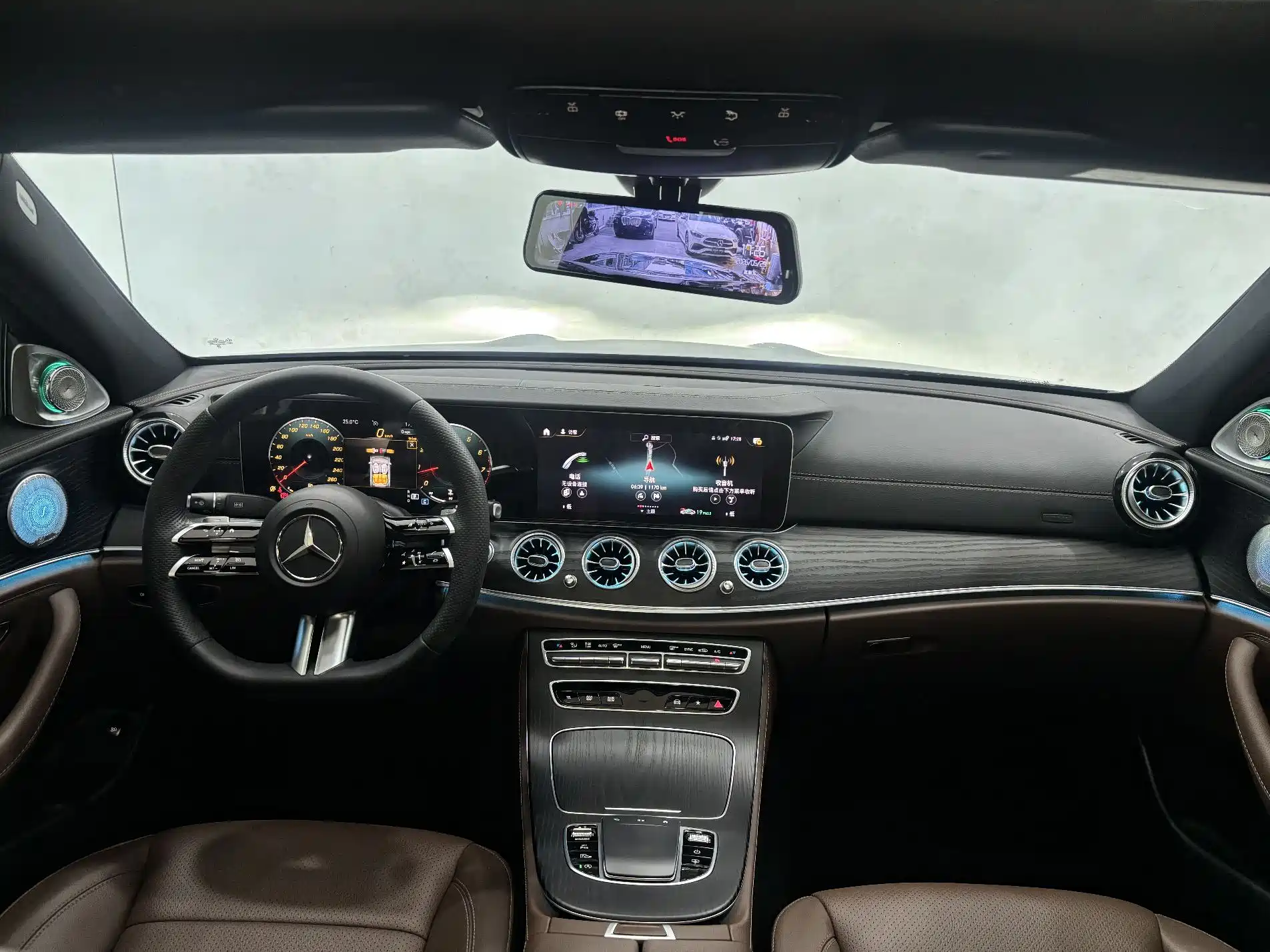 صورة 14 - Mercedes-Benz E-Class