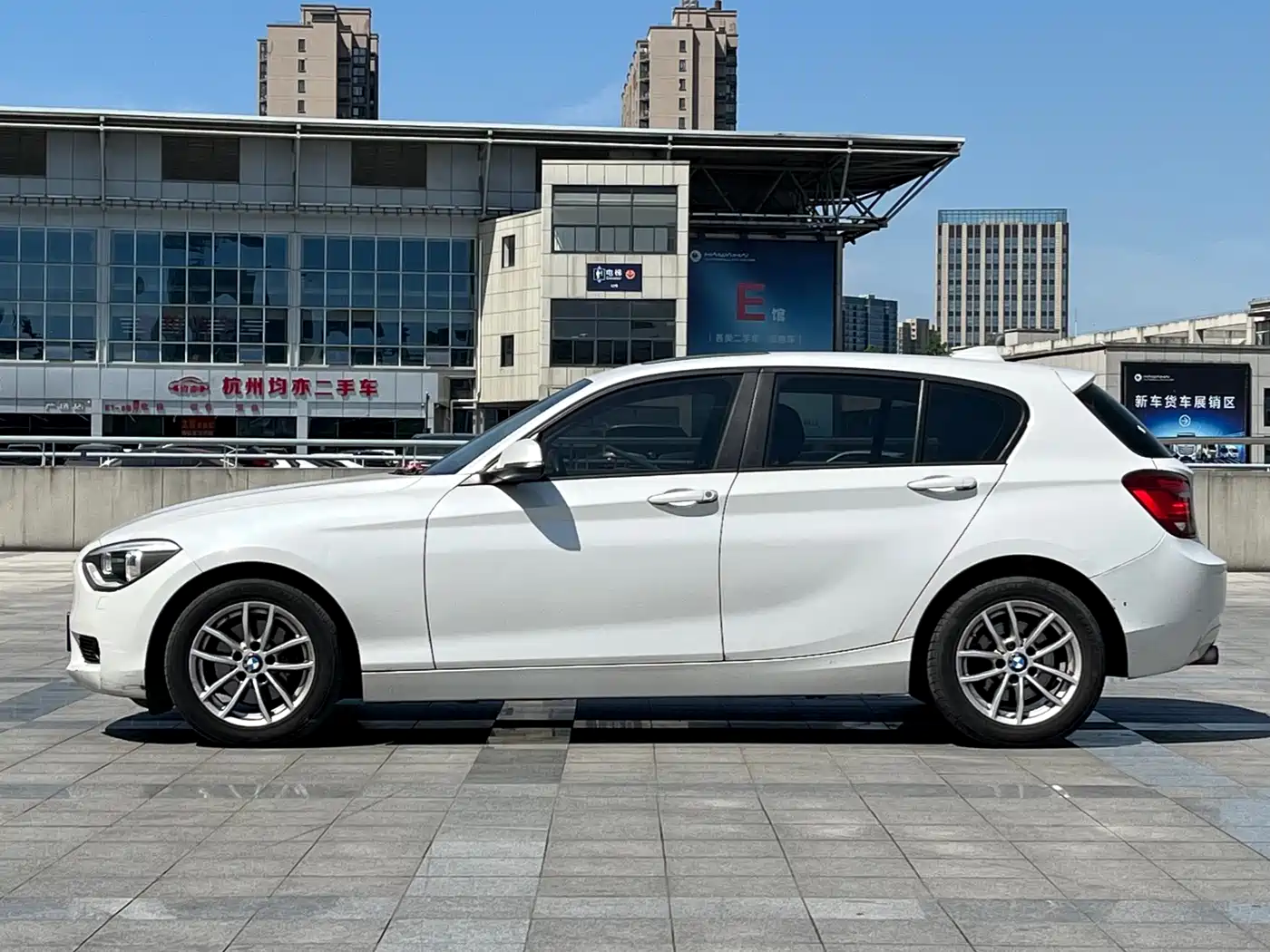 BMW 1 Series (Import) 2013 Facelift 118i Leading Model фото 3