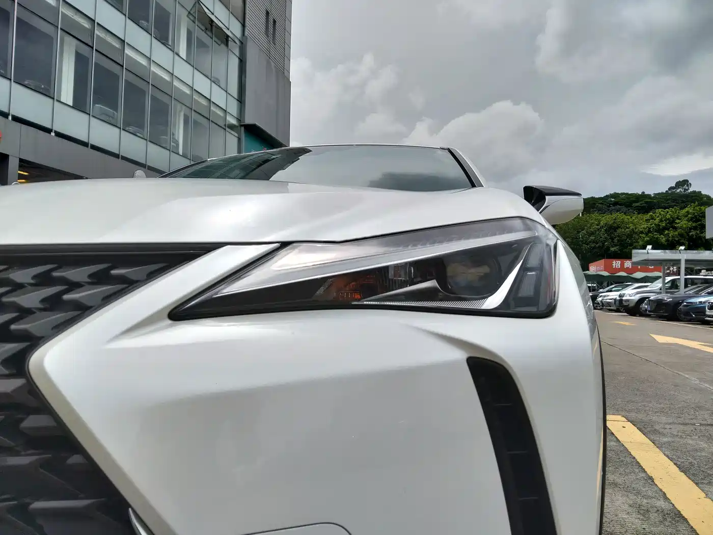 Фото 15 - Lexus UX