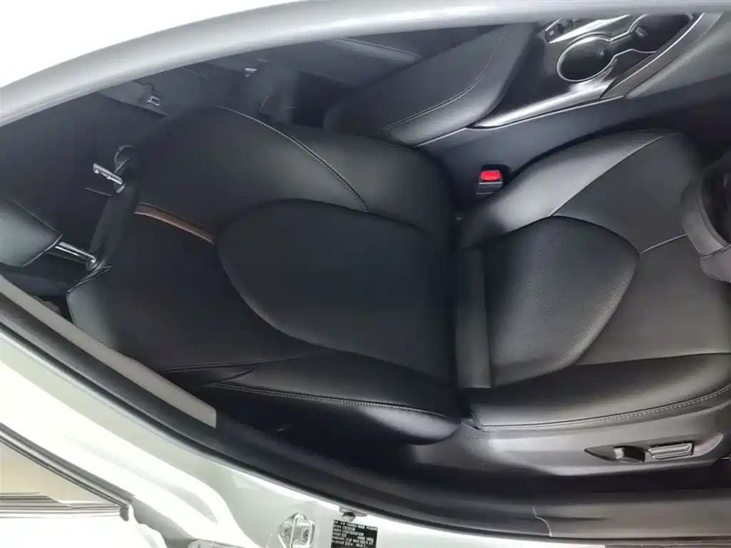 Toyota Camry 2021 2.0G Luxury Edition фото 25