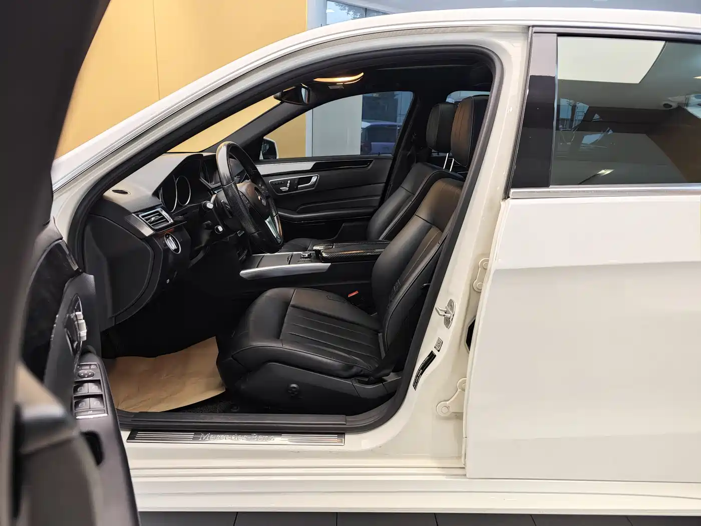 Mercedes-Benz E-Class 2015 Facelift E 200 L Sport фото 13
