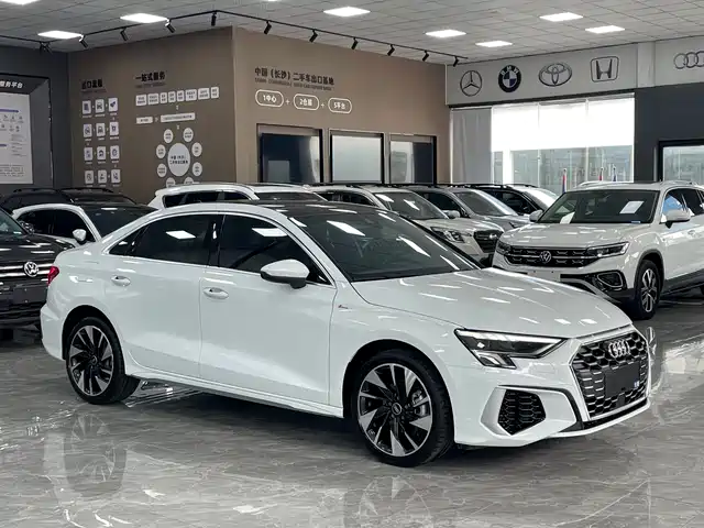 Audi A3 2023 Facelift A3L Limousine 35 TFSI Fashion Sport — фото 3