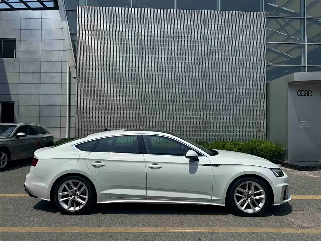 Audi A5 (Import) 2024 Sportback 40 TFSI Fashion Dynamic фото 4