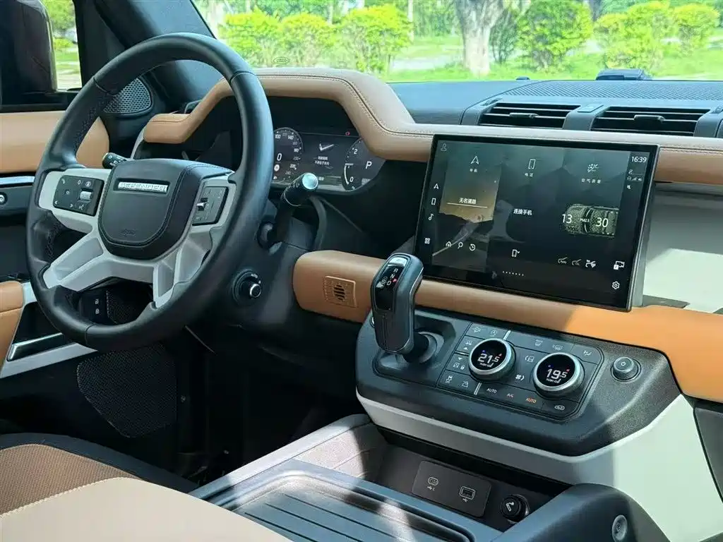 Land Rover Defender 2024 110 3.0T P400 X-DYNAMIC HSE фото 8