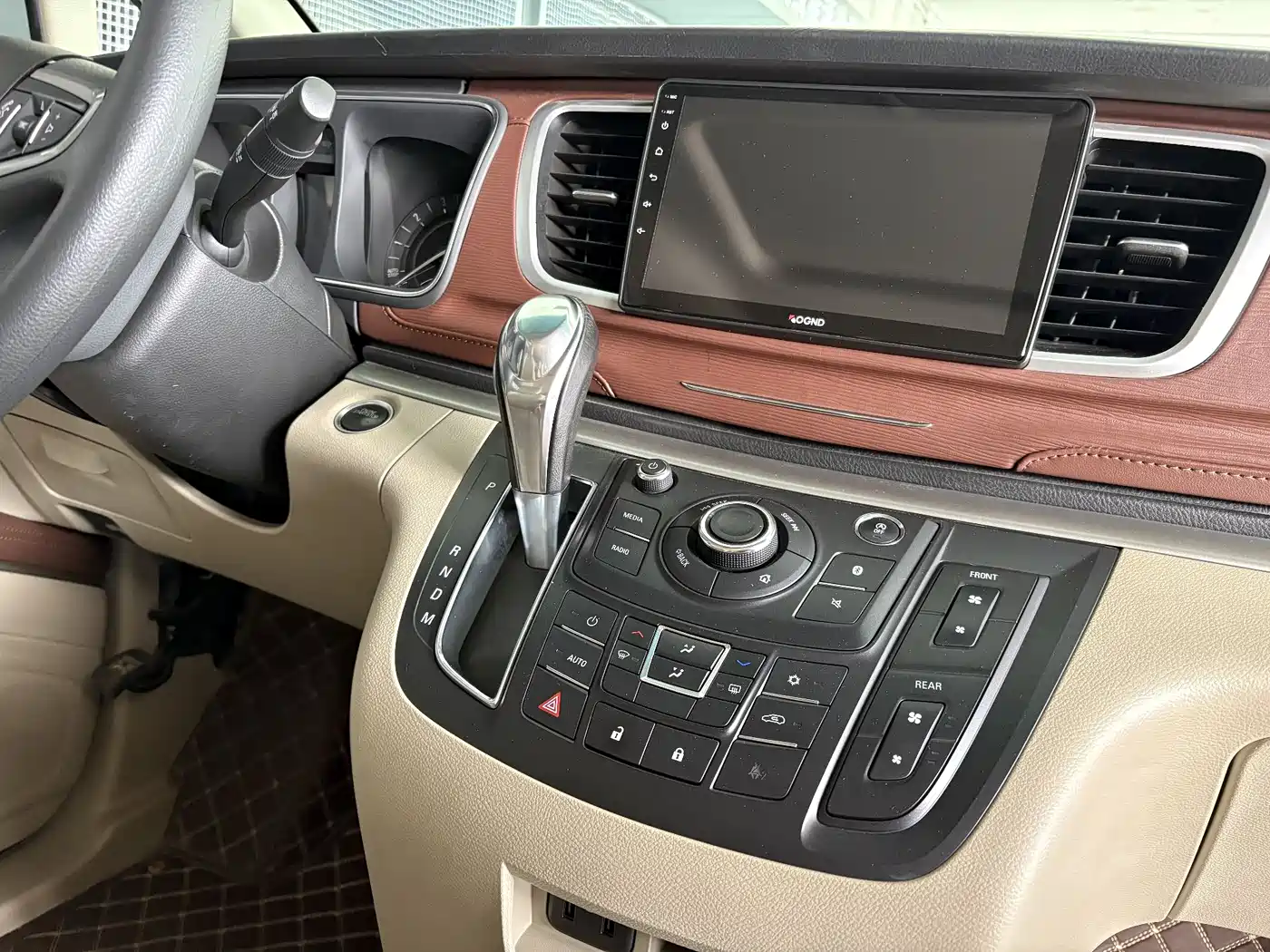 Buick GL8 2018 28T Comfort China VI фото 8