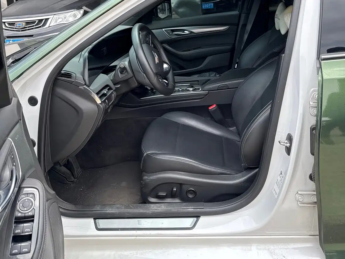 Cadillac CT5 2024 28T Luxury Model Pro фото 9