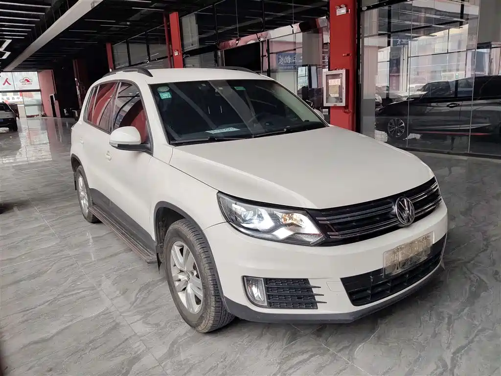 Volkswagen Tiguan 2015 1.8TSI Automatic 2WD Trendline фото 4
