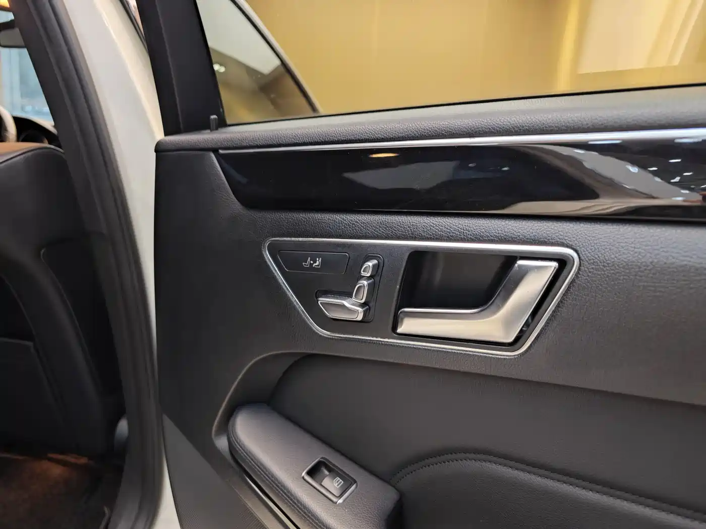 Mercedes-Benz E-Class 2015 Facelift E 200 L Sport фото 31