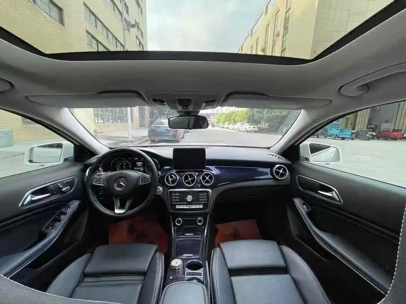 Mercedes-Benz GLA 2018 GLA 200 Dynamic фото 5