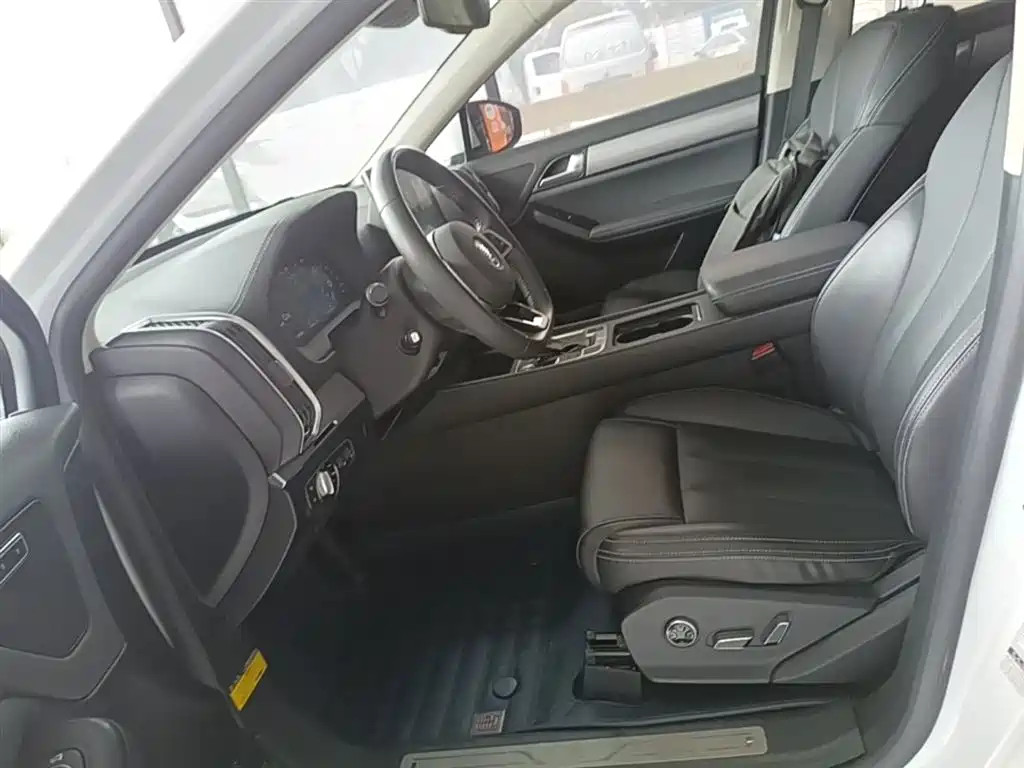 BYD Tang 2018 2.0T Automatic Smart Connection Honor Edition 7-Seater China V фото 15