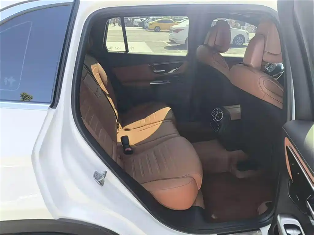Mercedes-Benz GLC 2023 GLC 260 L 4MATIC Sport 5-seater фото 16