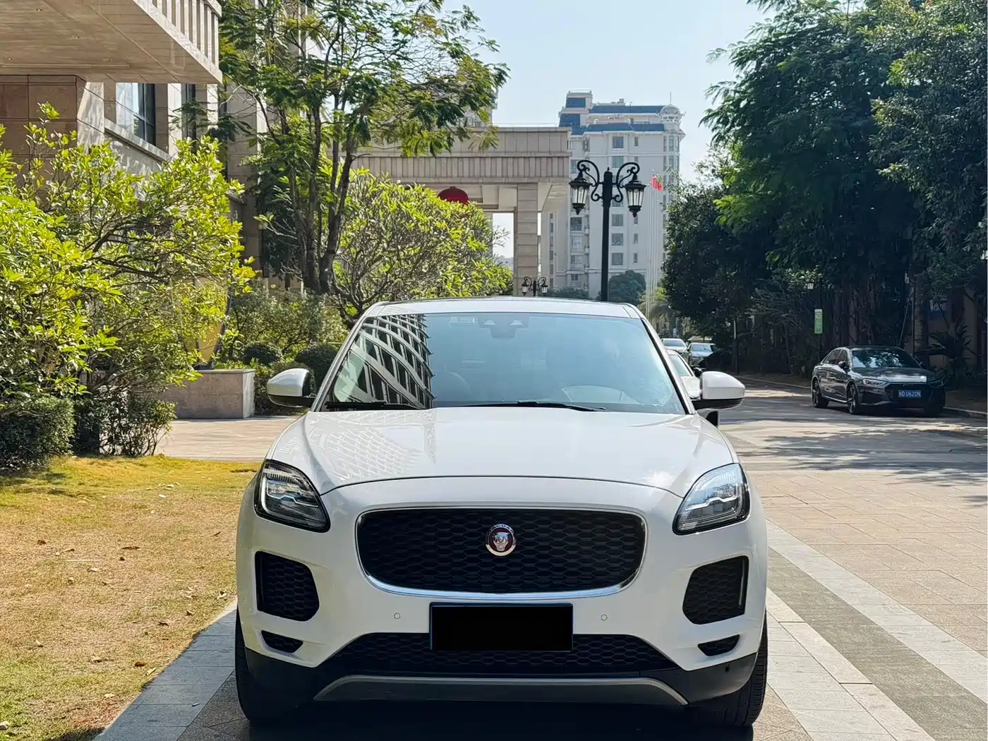 JAGUAR E PACE