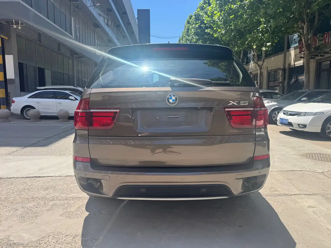 BMW X5 (Import) 2011 xDrive35i Leading Edition фото 5