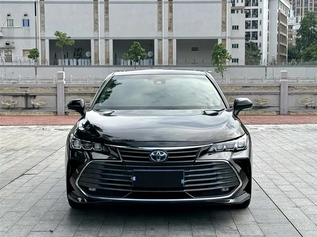 Toyota Avalon 2019 Hybrid 2.5L Luxury Edition China V фото 2