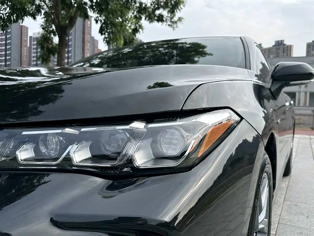 Toyota Avalon 2019 Hybrid 2.5L Luxury Edition China V фото 13