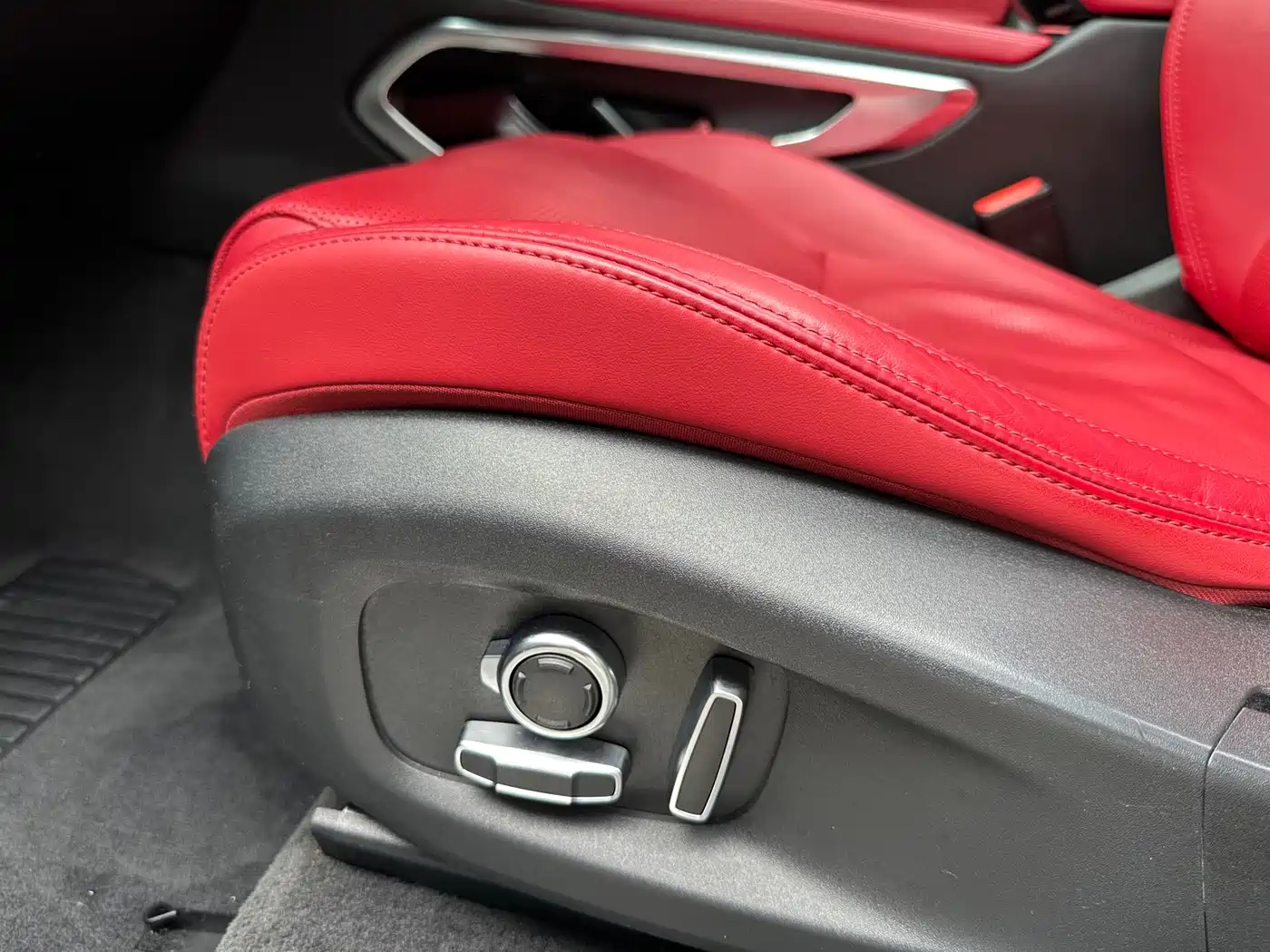 Jaguar F-PACE 2024 P250 R-Dynamic HSE фото 32