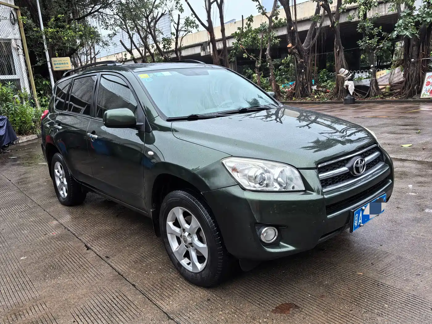 Toyota RAV4 Rongfang 2009 2.0L Manual Luxury Edition фото 3