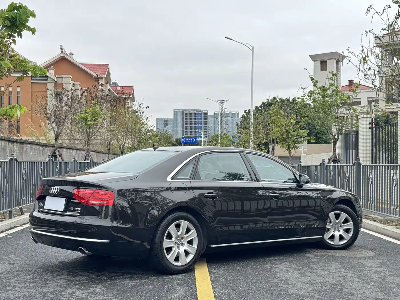 Audi A8 2013 A8L 30 FSI Comfort фото 9