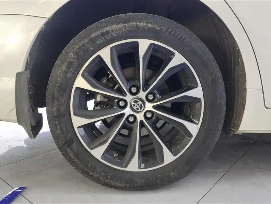 Toyota Avalon 2022 2.0L Luxury Edition фото 6
