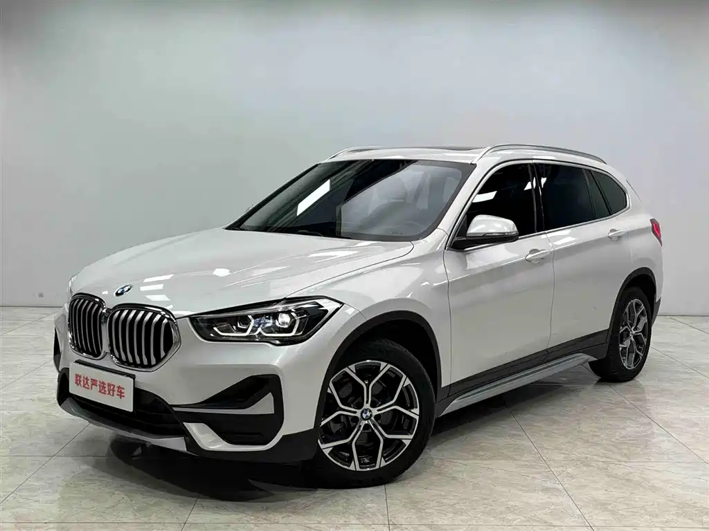 BMW X1 2022 sDrive20Li Fashion фото 2