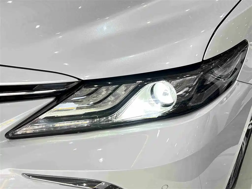 Toyota Camry 2021 2.5G Luxury Edition фото 7