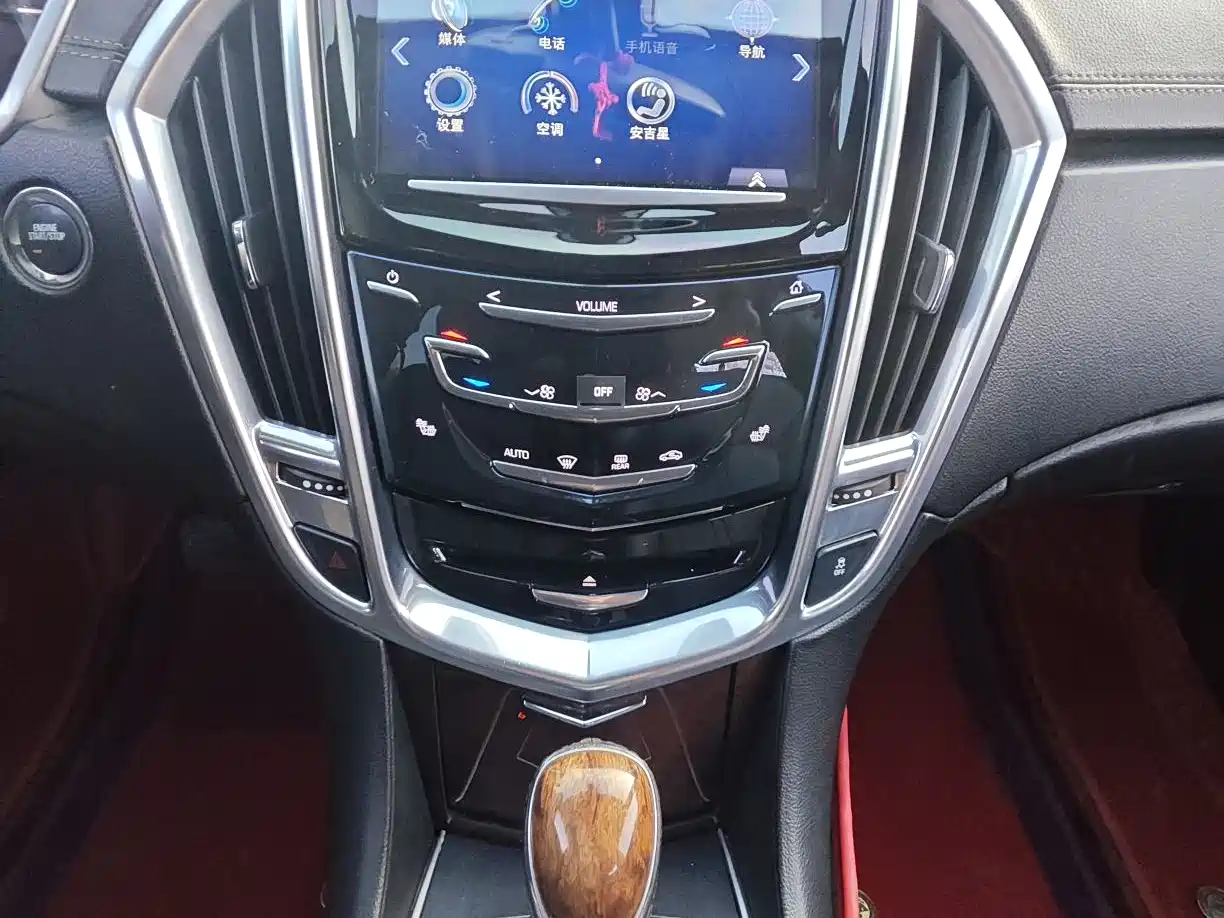 Фото 11 - Cadillac SRX
