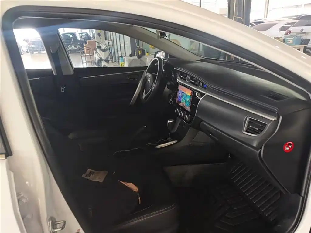 Toyota Corolla 2017 Facelift 1.6L S-CVT GL фото 25