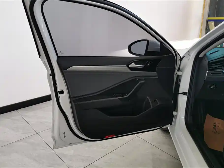 Volkswagen Sagitar 2022 280TSI DSG Surpassing Edition фото 7