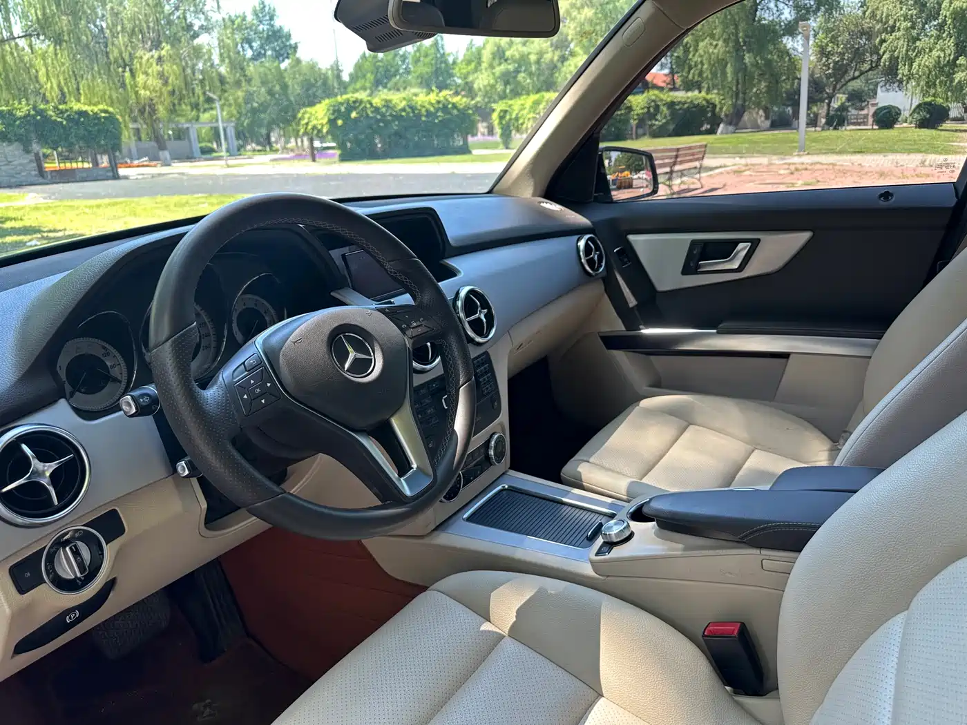 Mercedes-Benz GLK-Class 2013 GLK 300 4MATIC Fashion фото 19