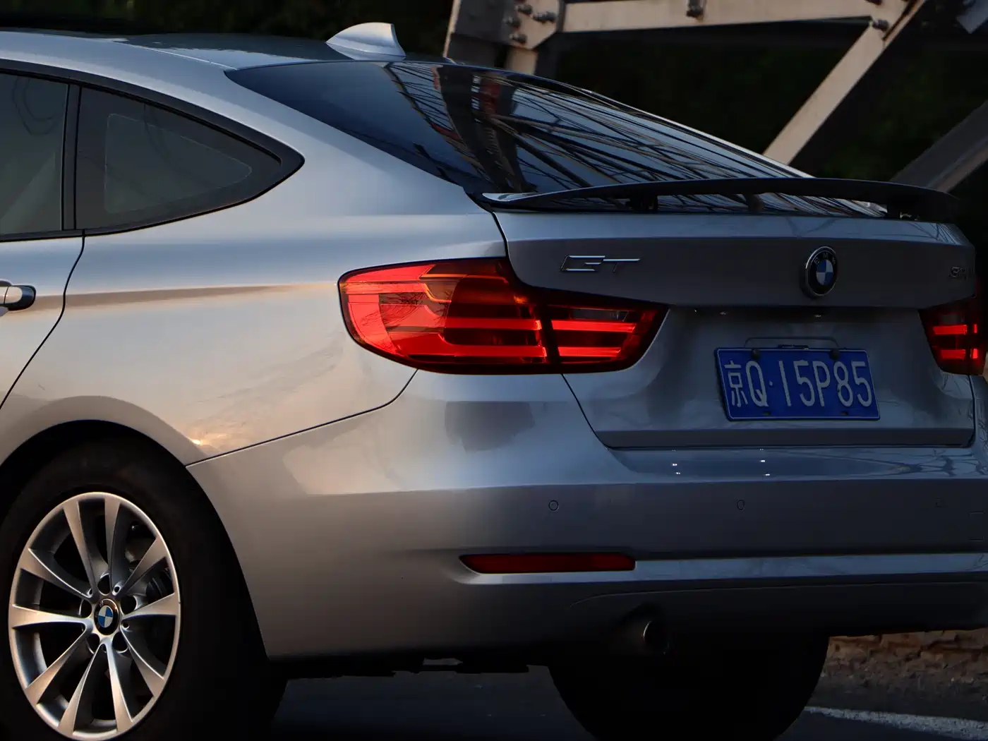 BMW 3 Series GT 2013 Model 320i Leading фото 6