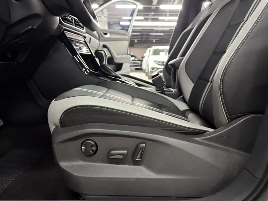 Volkswagen T-ROC 2023 300TSI DSG 2WD Dawn Edition фото 16
