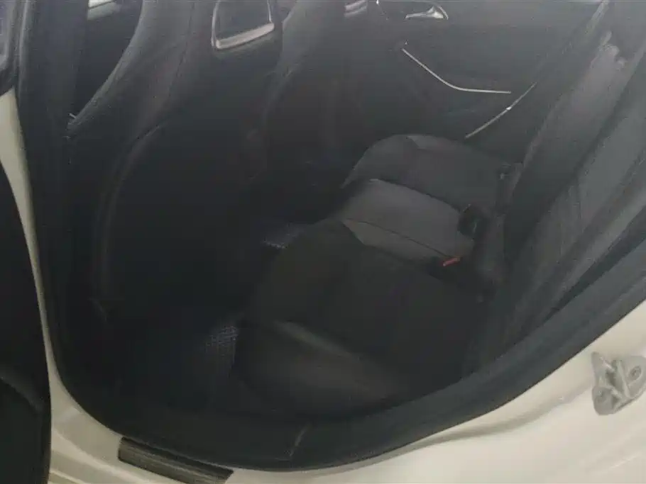 Mercedes-Benz CLA (Import) 2016 Facelift CLA 220 4MATIC фото 11