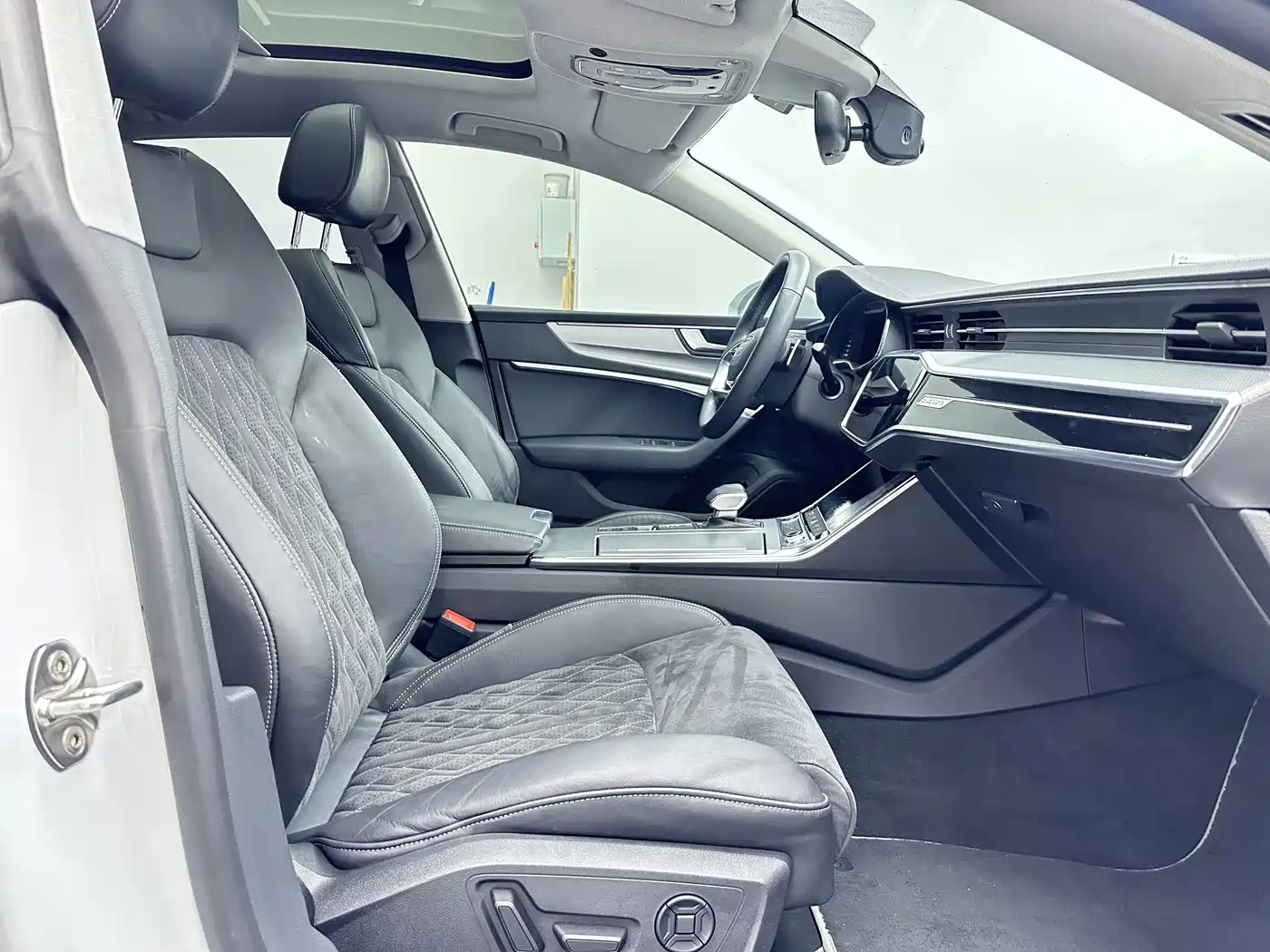 Audi A7L 2022 45 TFSI quattro S-line Vision Crystal Package фото 13