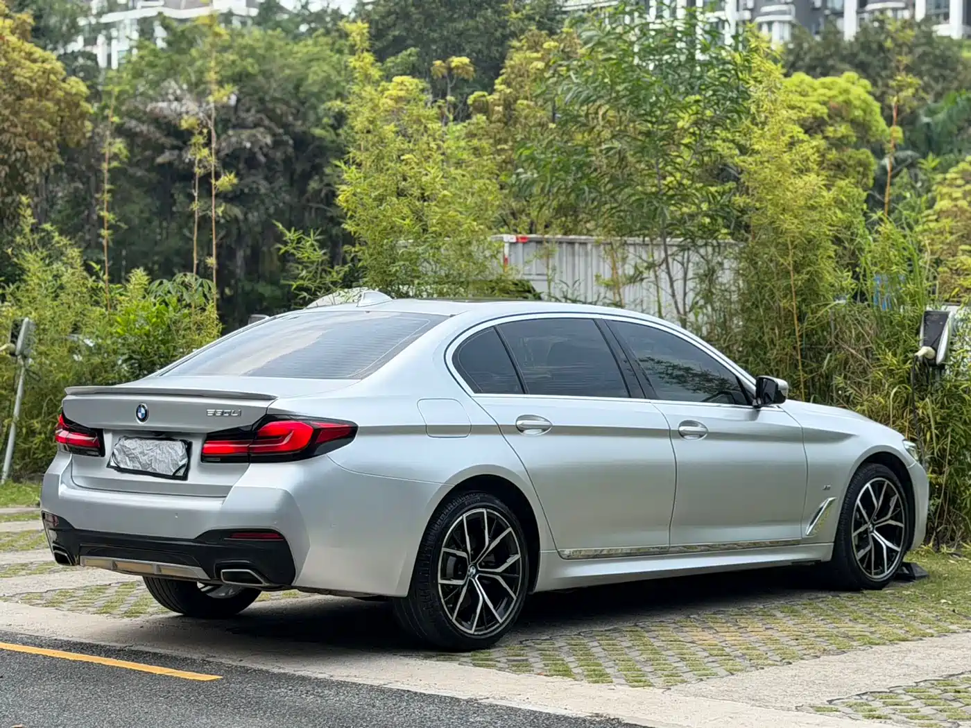 BMW 5 Series 2021 530Li Premium M Sport Package фото 16