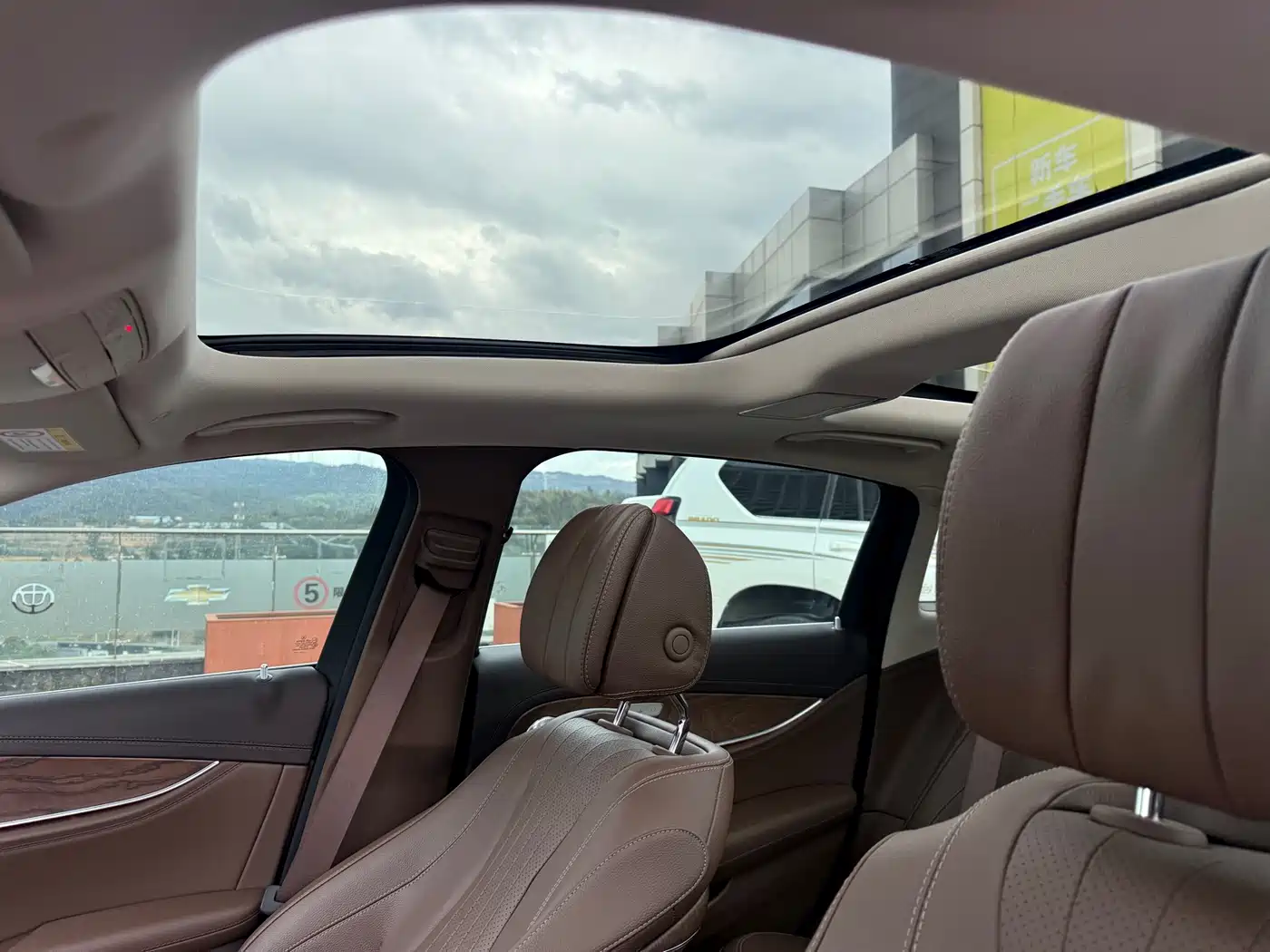 Mercedes-Benz E-Class 2023 E 300 L Fashion фото 30