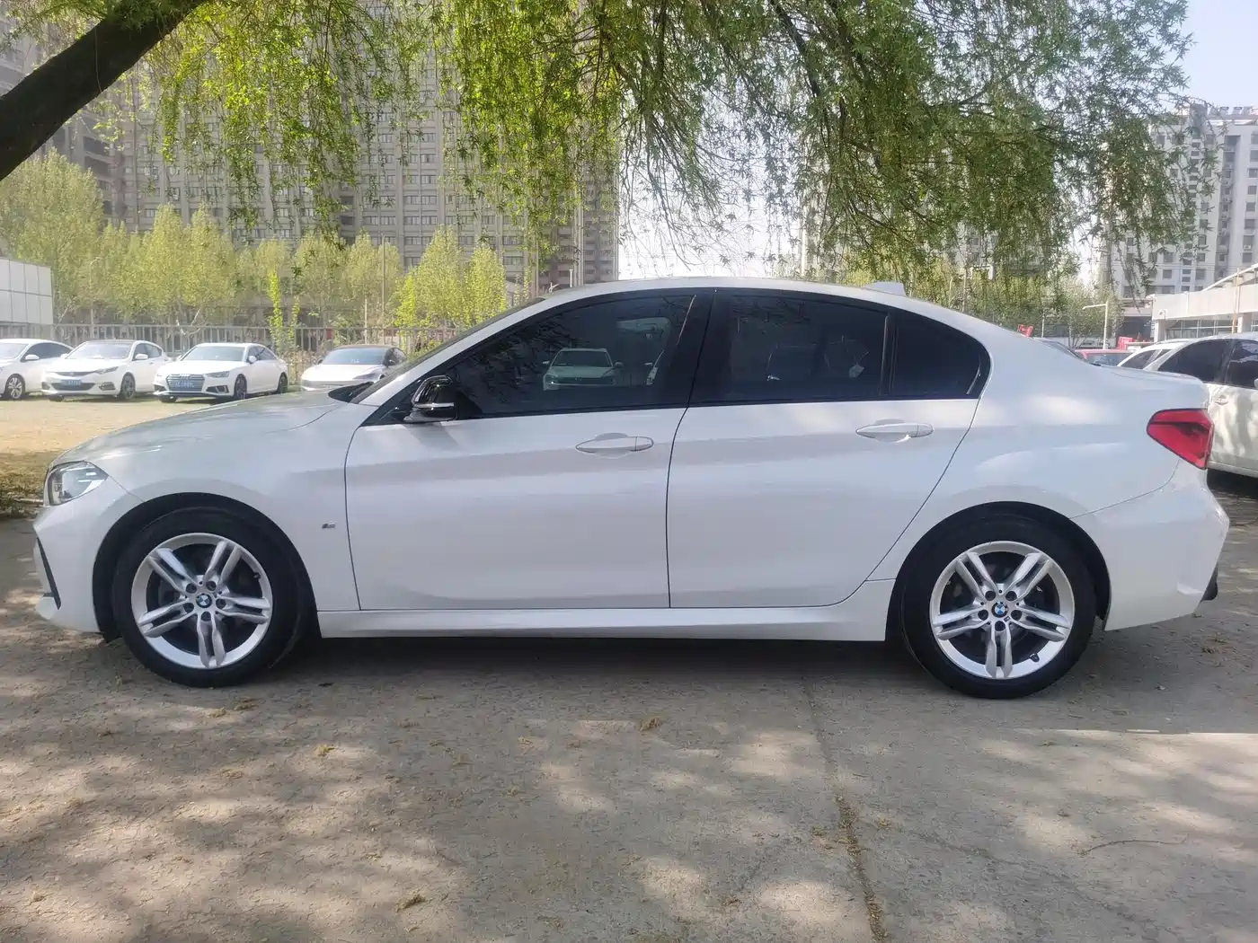 BMW 1 Series 2021 Facelift 120i M Sport Shadow Edition фото 2