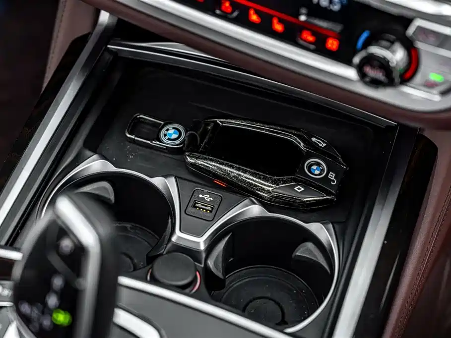 BMW 7 Series 2019 750Li xDrive V8 M Sport Package фото 43