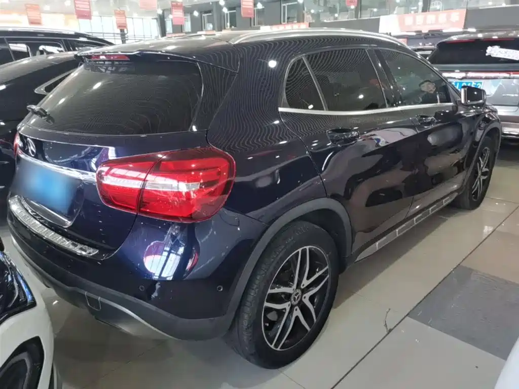 Mercedes-Benz GLA 2017 GLA 200 Dynamic фото 7