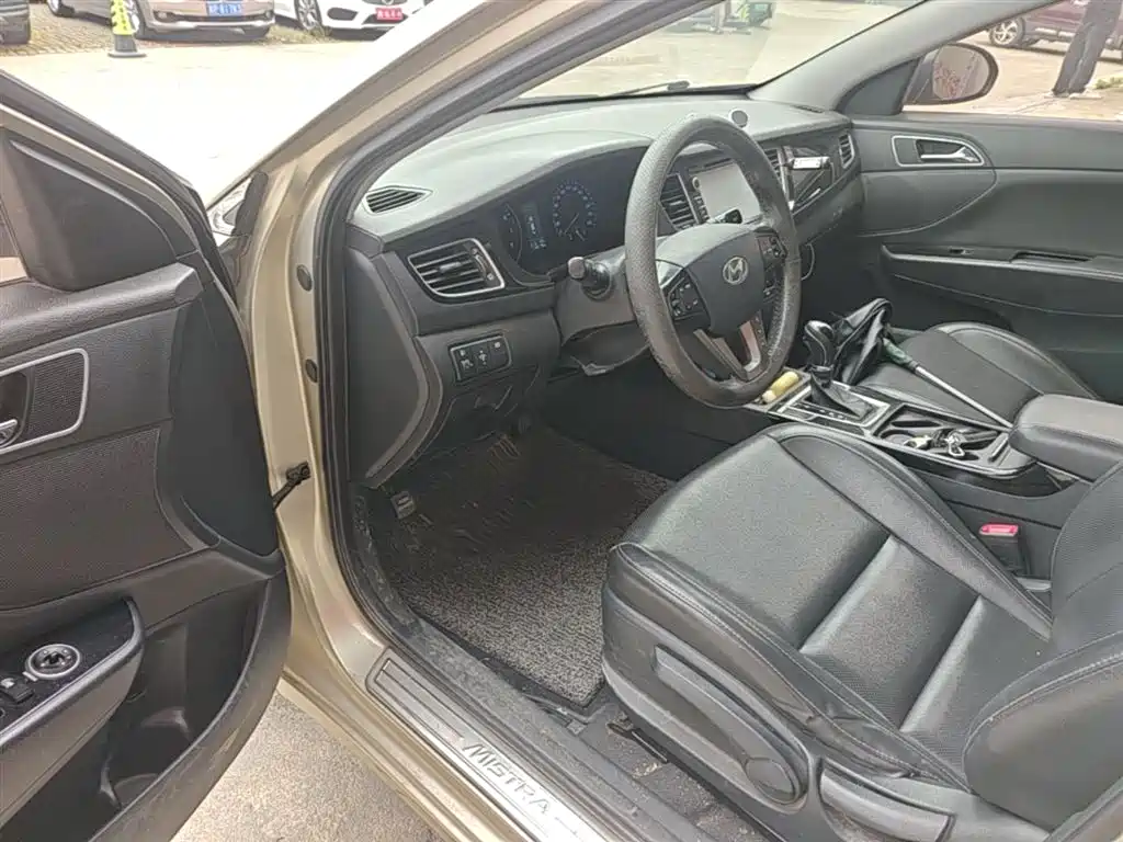 Hyundai Mistra 2014 1.8L Auto Smart GLS фото 16