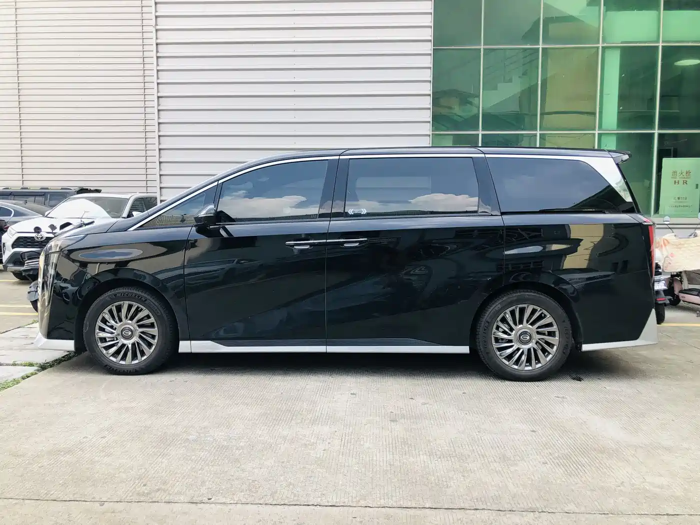 GAC Trumpchi Trumpchi M8 2023 Model Master Series Hybrid Ultimate Edition фото 7