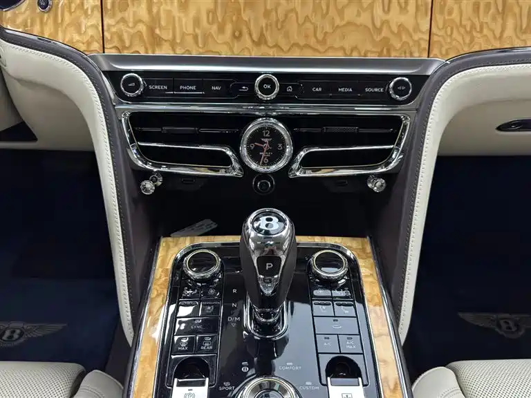 Bentley Flying Spur 2021 4.0T V8 Standard Version фото 18