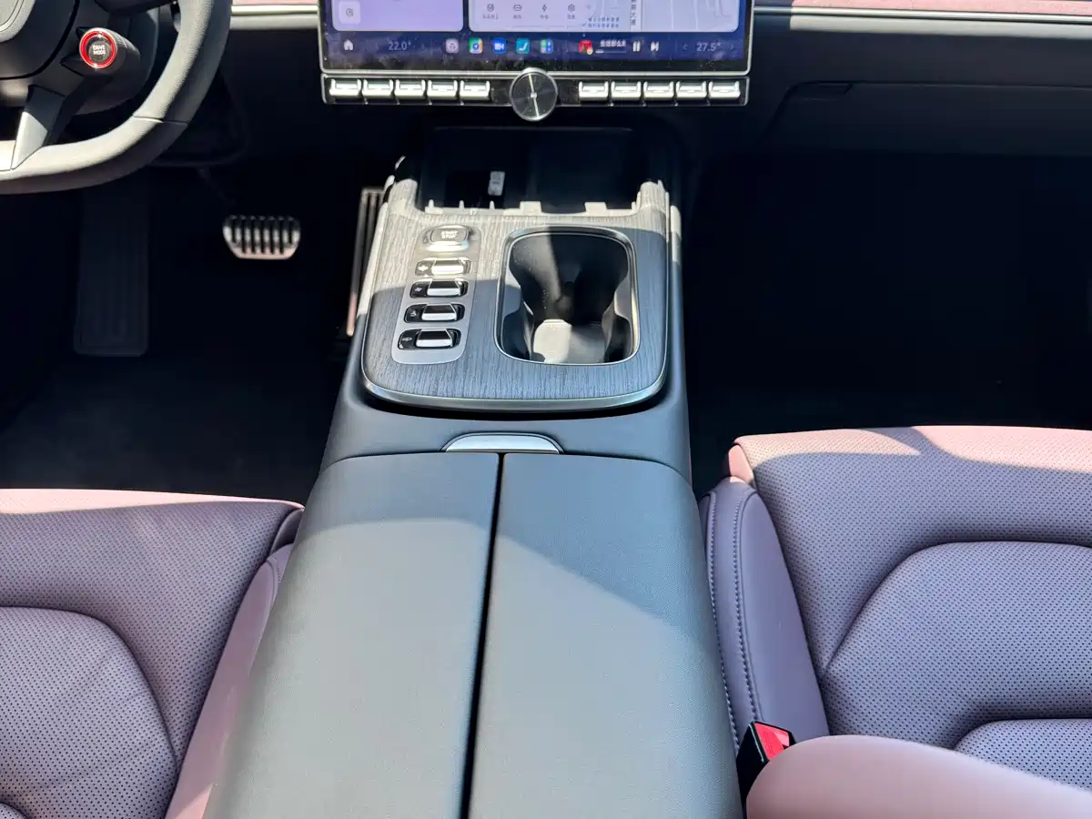 Xiaomi Auto Xiaomi SU7 2024 RWD Ultra Long Range Advanced Smart Driving Pro Edition фото 9